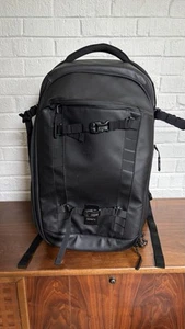Nomatic McKinnon 35L Camera Backpack by Peter McKinnon - Black Preowned - Picture 1 of 5