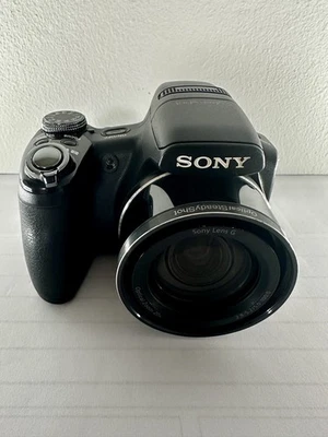 Sony Digital Camera  DSC-HX1 Cyber Shot  9.1MP 20x Zoom C/W Battery &  Case VGC  - Image 1 of 4
