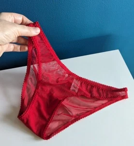 VICTORIA'S SECRET RED MESH SEE THRU CHEEKY PANTIES SZ S NWOT PEEK-A-BOOTY BIKINI - Picture 1 of 5