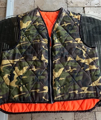 Vtg. Hunting Vest Reversible Camo and Orange Lightweight Size L - Image 1 of 4