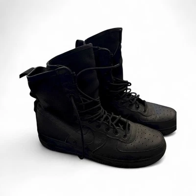 NUEVO Nike SF-AF1 Alto Triple Negro Talla 14 Puntera Defecto/FALTA CORREA PARACORD Foto 1 de 4