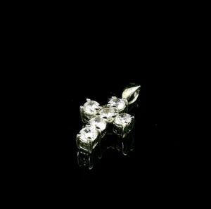 Feiner kleiner Kreuzanhänger mit Zirkonia 925 Sterlingsilber rhodiniert - Bild 1 von 4