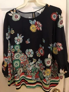 EUC Crown & Ivy Womens Plus Size 0X Top Navy Floral Top Ruffle Bell Sleeve, BIN - Bild 1 von 5
