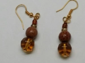 BROWN AND AMBER DANGLE EARRINGS 1 1/4" LONG WOOD GLASS - Picture 1 of 3