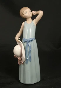 Lladro #5010 Prissy Girl with Hat Blue Dress Glossy Figur 9 7/8" No Box - Bild 1 von 9