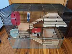 gebrauchter Kleintierkäfig mit Zubehör, ca. 68x37x52 cm, unten Glas, oben Gitter - Bild 1 von 1