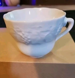 Tazza da caffè bianca Champagne Fine China uva e foglie - Foto 1 di 7