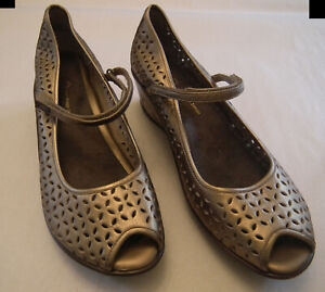 Jambu Sport Wedge Design Shoe size 11 M Peep Toe Mary Jane Leather Pluto WJ10