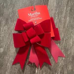 Juego de 2 lazos de regalo premium de terciopelo rojo Martha Stewart decoración navideña - Imagen 1 de 3