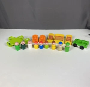 Little People - Vintage House 952 - 20 Accessories People Car Lot - Great - Picture 1 of 10