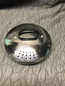 Circulon® Momentum™ Stainless Steel Locking Straining Lid EUC 7.75"x 8.25" - Picture 1 of 5