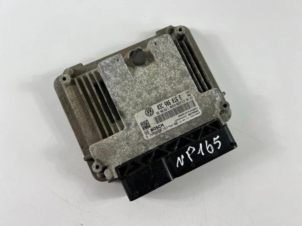 Centralina motore Seat Toledo III 5P2 03C906016E 0261S04393 ECU 2008 25985834 - Immagine 1 di 4
