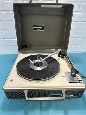 Vintage  General Electric Turntable - Record Player - Powers - Please Read - Image 1 of 4