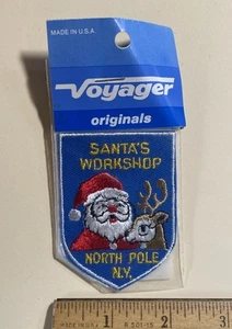Neu in Verpackung Santa Claus Santa’s Workshop Nordpol NY Voyager gestickter Aufnäher Abzeichen - Bild 1 von 3