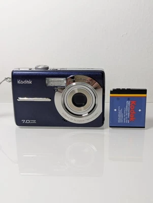 Kodak EasyShare M753 7.0MP Digital Camera (Tested Working)  - Image 1 of 4