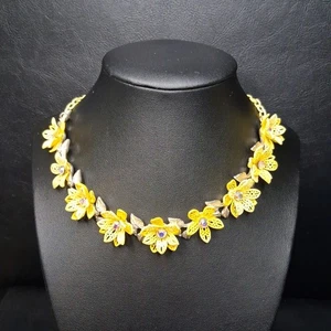 Vintage AB Crystal And Yellow Lucite Flower Necklace Gold Tone. 17.087 - Picture 1 of 5