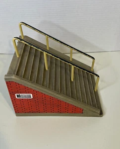 Tech Deck Street Tour Hollywood High Finger Skating Ramp 2009 Spin Master Stairs - Picture 1 of 5