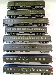 Juego de 8 vagones de pasajeros pesados HO Rivarossi Santa Fe todos diferentes excelentes - Imagen 1 de 14