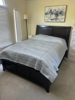 Queen Size Sleigh Bed with matress. - Image 1 of 2