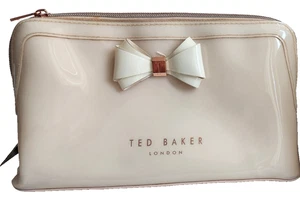 Ted Baker Aimee Curve Bow Make Up Bag in Beige and Rose Gold 27 x 16 x 8.5 cm - Picture 1 of 5