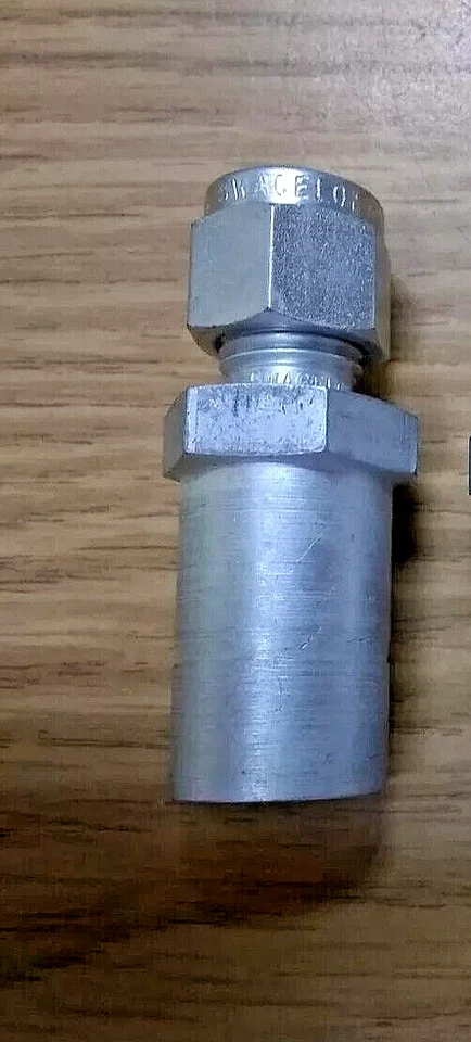 5/8 Tube Stub x 1/4 Tube Carbon Steel Adapter Fitting Swagelok S-400-R-10 - Image 1 of 2