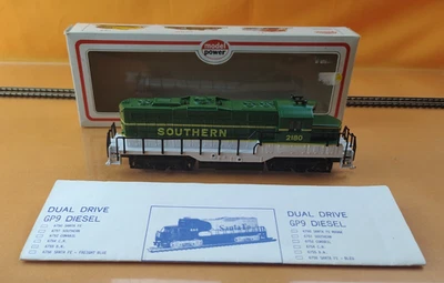 Model Power HO Gauge 6751 Dual Drive GP9 American Outline Diesel Loco - Boxed - Image 1 of 4