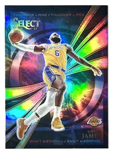 2022-23 Select LeBron James Silver Thunder Lane Prizm rifrattore SP 2 Lakers raro - Foto 1 di 12