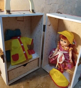 Vintage 1981 Pink & White Ginny Metal Trunk With Vogue Ginny Doll  - Picture 1 of 7