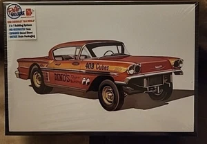 AMT 1958 Chevy Impala Hardtop 1/25 Scale Model Kit - White (1301) - Picture 1 of 4