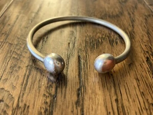 Small Q-RAY Cuff Bracelet - Picture 1 of 6