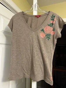 GUESS Floral Embroidered Tee V Neck T-Shirt Multicolor Womens Large - Picture 1 of 5