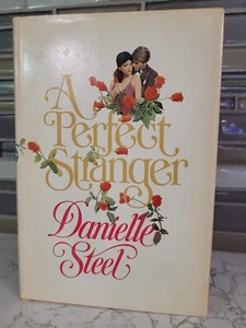 Beautiful A PERFECT STRANGER Danielle Steel HB/DJ BCE 1982 Book Club Edition - Picture 1 of 4