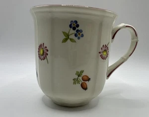 Lotto di 4 tazze da tè nuove Villeroy & Boch Petite Fleur tazza da tè 3 5/8" H Lussemburgo - Foto 1 di 3