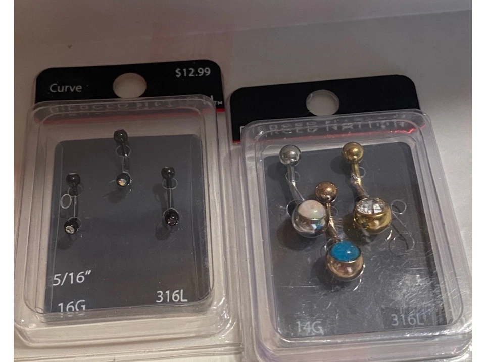 Joyería piercing naval nación perforada de Spencer.  Nuevo en paquetes. Dos paquetes  Foto 1 de 4