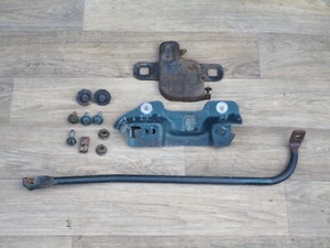 87-93 MUSTANG 5.0 CONVERTIBLE HOOD LATCH FACTORY STOCK OEM 90 7UP - Picture 1 of 9