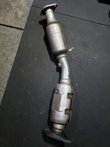 Walker Exhaust 16794 Ultra Epa Direct Fit Catalytic Converter - Picture 1 of 2