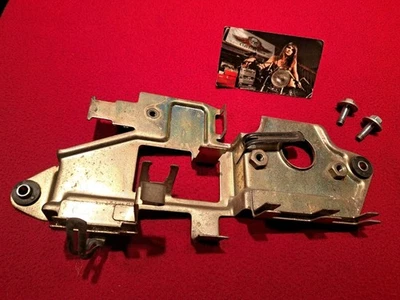 Honda CM400 T 1981 regulador montaje bandeja electrónica con pernos OEM Foto 1 de 4