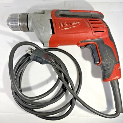 Дрель проводная Milwaukee 0240-20 3/8 дюйма - красная - Изображение 1 из 4