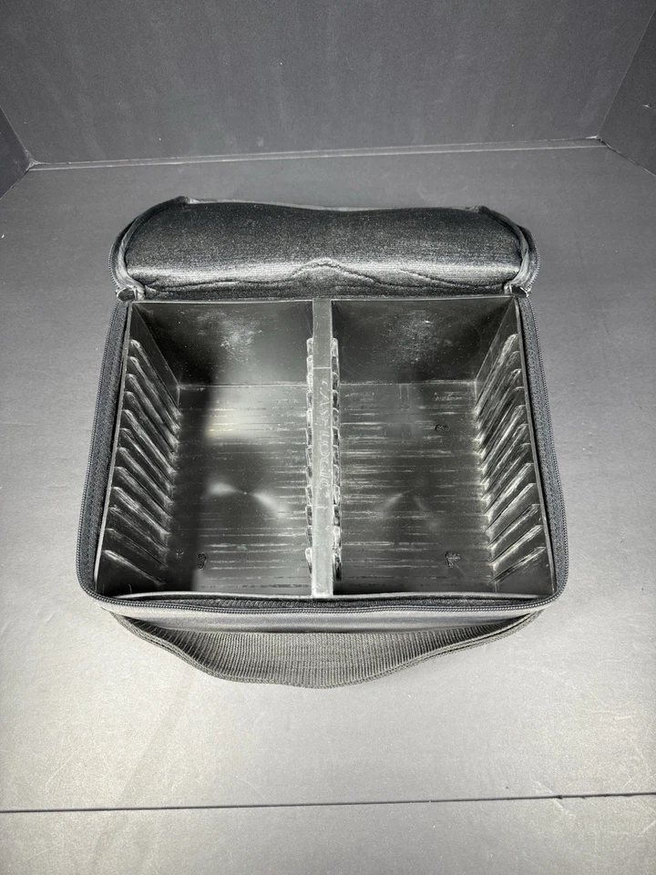 CASE LOGIC 30 CD CARRYING STORAGE TOTE w/Straps Wall Mount Nylon for Music DJ - Image 1 of 4