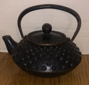 VTG Cast Iron SmallTeapot with Lid-Decoration. - Picture 1 of 6