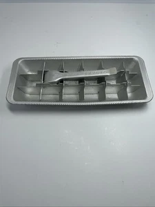 VINTAGE PRESTO MAGIC TOUCH ALUMINUM ICE CUBE TRAY ~ MAKES 18 CUBES - Picture 1 of 4