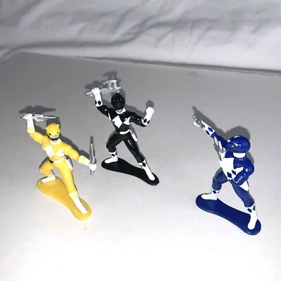 Lote De 3 Figuras Mighty Morphin Power Rangers Negro Azul Amarillo De Colección 1993 Foto 1 de 4