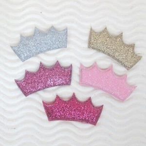 60 pz x 1,5" Imbottito Feltro Lucido/Glitterato Corona Applique Diademi per Fiocchi ST410 - Foto 1 di 9