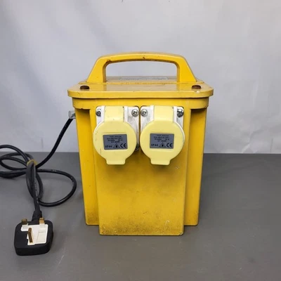 Portable Site Transformer 3.0KVA 110V Double Socket 3300VA 1 Phase Portable UK - Image 1 of 4