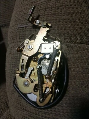 NUEVO OE SAAB 900 pestillo de puerta derecha para cinturones de seguridad pasivos automáticos 6938088 Foto 1 de 3