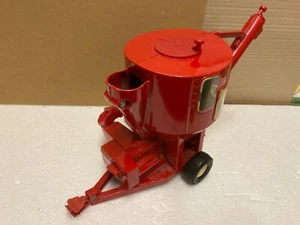 1/16 Scale Ertl CaseIH mill mixer tractor tracteur  - Picture 1 of 4