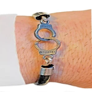 Bracciale con manette in pelle nero da uomo donna braccialetto cuoio regolabile - Foto 1 di 4