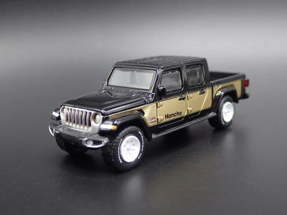 2020 Jeep Gladiatore Pick-Up Camion Honcho J10 Omaggio 1:64 Scala Modellino Car - Immagine 1 di 4
