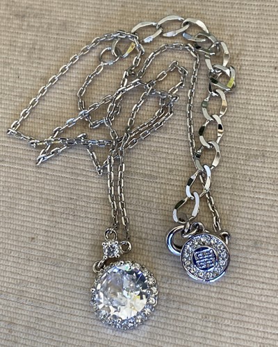 Givenchy Collana Ciondolo Cristalli Bianco Chiaro Taglio Brillante Pave Halo Statement