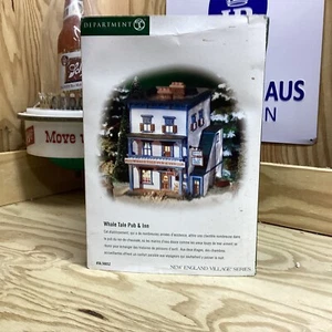 Dept 56~Whale Tale Pub & Inn~New England ~56.56652~RITIRATO~Nuovo vecchio magazzino! - Foto 1 di 2